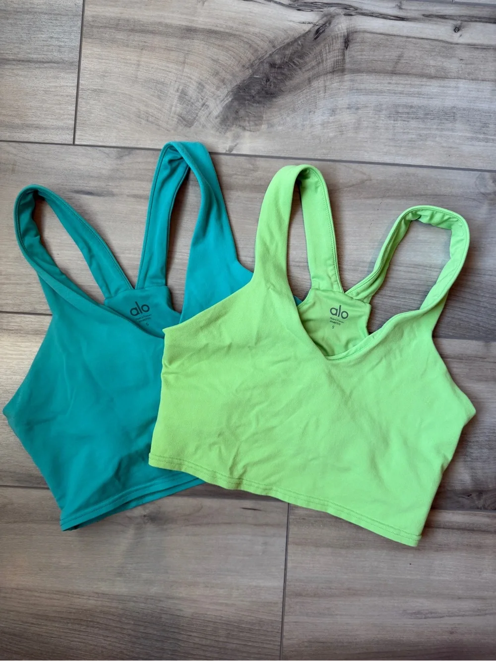 Alo Airbrush Real Bra Tank Bundle, Size Small